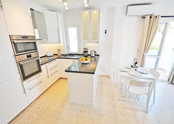 Rabat 15, Oasis De Capistrano Апартаменты Нерха